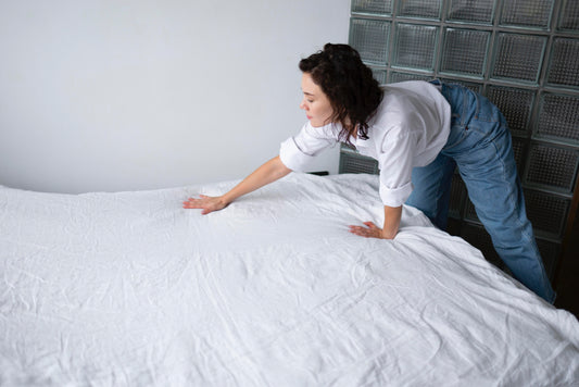 how to spread bedsheet ?